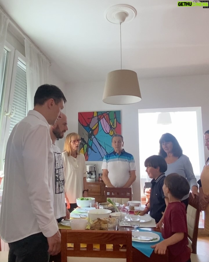 Viktor Savić - 19K Likes - “Pakao postaje raj, strah se pretvara u radost,užas u ushićenje, smrt se povlači u nebiće, i njeno mesto zauzima besmrtnost.”-HRISTOS VASKRSE! 🥰☦️