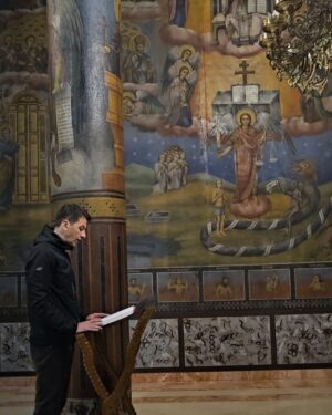 Viktor Savić Instagram - “Pakao postaje raj, strah se pretvara u radost,užas u ushićenje, smrt se povlači u nebiće, i njeno mesto zauzima besmrtnost.”-HRISTOS VASKRSE! 🥰☦️