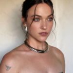 Violett Beane