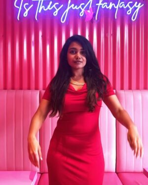 Vishnupriya Instagram - Grooving to the pink beats🦩

PC: @murugananthavalli_durairaj