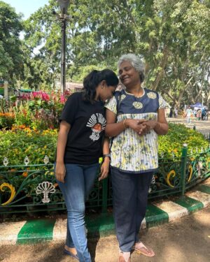 Vishnupriya Instagram - My mom ignoring me on a daily basis is her Love language ❤️

Happy birthday @arunmozhi_bodisamy
