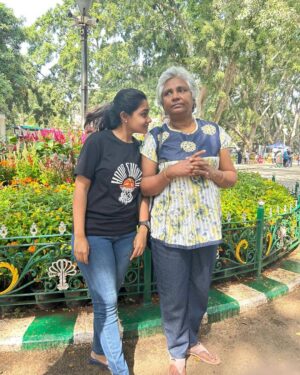 Vishnupriya Instagram - My mom ignoring me on a daily basis is her Love language ❤️

Happy birthday @arunmozhi_bodisamy