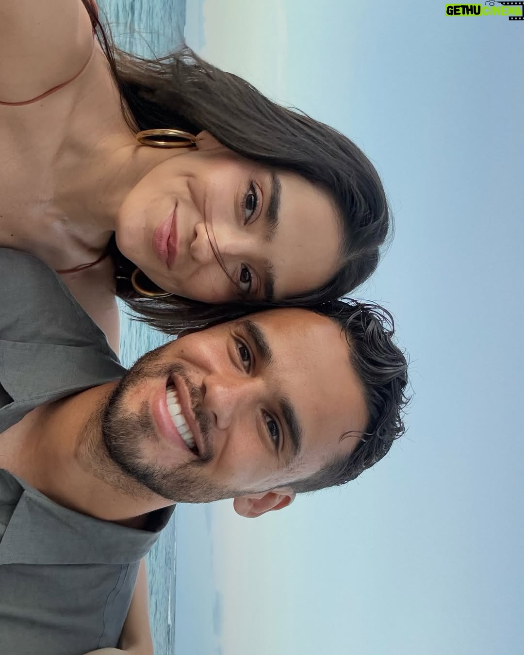Viviana Serna - 42.9K Likes - Hoy hace un año nos casamos!!! 🥹 Feliz primer aniversario amor mío, a tu lado la vida se ha vuelto más dulce y divertida! Te amo infinitas veces. ❤️❤️❤️