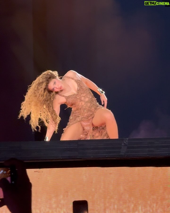 Viviana Serna - 21K Likes - Forever and ever and ever. Te amo @shakira.