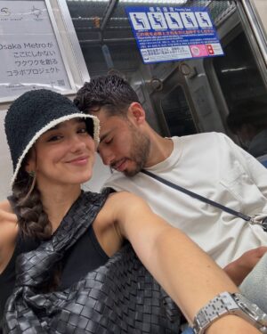 Viviana Serna Instagram - Hoy hace un año nos casamos!!! 🥹 Feliz primer aniversario amor mío, a tu lado la vida se ha vuelto más dulce y divertida! Te amo infinitas veces. ❤️❤️❤️