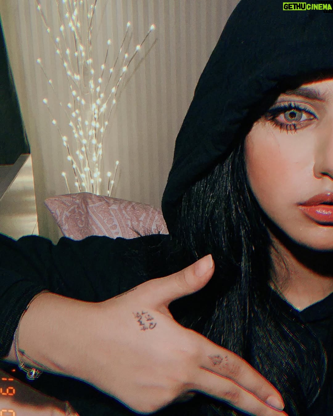 Waad Mohammed - 59.3K Likes - احبكممممم الف اللي كانو بالبث يارب عجبكم اللوك ترا مدري شسالفه سويته معكم😩❤️وكنتو الطف ناس