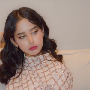 Waad Mohammed Instagram - مساء الخير❤️
كيف روتين يومكم ؟😴
انا والله نوم وبلايستيشن😢
