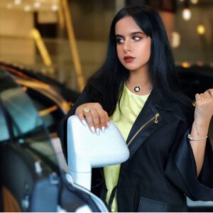 Waad Mohammed Instagram - مساء الخير كل عام وأنتم بخير حبايبي❤️🎁
اللي يعرفون محل تشوكلت يسوي صينيات حلوه يرسلي حسابهم خاص فضلاً وليس امراً❤️