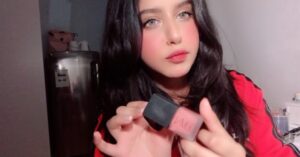 Waad Mohammed Instagram - شريته اليوم اخيرا ي ج ن ن بنات صدق طبعا حاطه من اول وحطيت فوقه طلع كثير بس جربو نقطه وحده ع كل الخدود يهبل وشكله طبيعي واحلى من التنت💖
من ماركه NARS
الدرجة: dolce vita