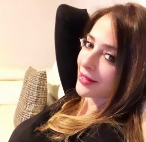 Wafaa El Kilani Instagram - بنمسي 🤍
#وفاء_الكيلاني 
#مصر