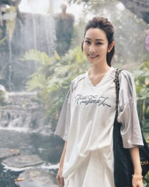 Wan-Ting Tseng Instagram - 眼尖的朋友
應該已經發現
我瞬間移動到泰國了
這次的家族旅遊全員到齊
陣仗好驚人😆