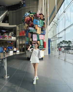 Wan-Ting Tseng Instagram - 眼尖的朋友
應該已經發現
我瞬間移動到泰國了
這次的家族旅遊全員到齊
陣仗好驚人😆