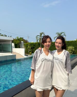 Wan-Ting Tseng Instagram - 眼尖的朋友
應該已經發現
我瞬間移動到泰國了
這次的家族旅遊全員到齊
陣仗好驚人😆