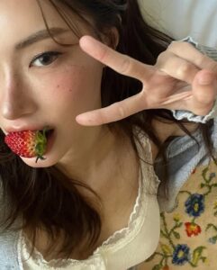 Actress Warisara Yu HD Photos and Wallpapers April 2025