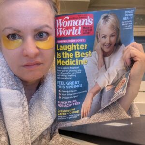 Wendi McLendon-Covey Instagram - April 14 issue of @womansworldmag ! 
.
.
.
.
#stdenismedical @nbc @conscioushollywoodpr