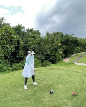 Wiwid Gunawan Instagram - - Bobby Jones(Golf adalah permainan yang paling mirip dengan kehidupan. Kadang kamu mendapat nasib buruk dari pukulan yang bagus; kadang kamu mendapat nasib baik dari pukulan yang buruk - tapi kamu harus memainkan bola itu dari tempatnya berada.) #golf #for #fun #happy #beauty #love #healthy #wiwidgunawan216 #blessed #widlov❣️