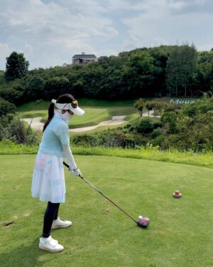 Wiwid Gunawan Instagram - - Bobby Jones(Golf adalah permainan yang paling mirip dengan kehidupan. Kadang kamu mendapat nasib buruk dari pukulan yang bagus; kadang kamu mendapat nasib baik dari pukulan yang buruk - tapi kamu harus memainkan bola itu dari tempatnya berada.) #golf #for #fun #happy #beauty #love #healthy #wiwidgunawan216 #blessed #widlov❣️