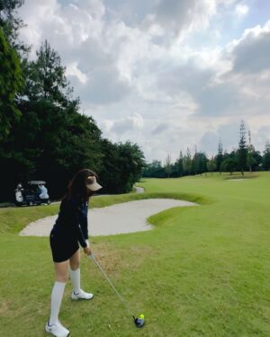 Wiwid Gunawan Instagram - - Bobby Jones(Golf adalah permainan yang paling mirip dengan kehidupan. Kadang kamu mendapat nasib buruk dari pukulan yang bagus; kadang kamu mendapat nasib baik dari pukulan yang buruk - tapi kamu harus memainkan bola itu dari tempatnya berada.) #golf #for #fun #happy #beauty #love #healthy #wiwidgunawan216 #blessed #widlov❣️