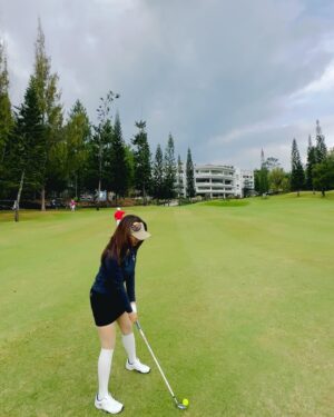 Wiwid Gunawan Instagram - - Bobby Jones(Golf adalah permainan yang paling mirip dengan kehidupan. Kadang kamu mendapat nasib buruk dari pukulan yang bagus; kadang kamu mendapat nasib baik dari pukulan yang buruk - tapi kamu harus memainkan bola itu dari tempatnya berada.) #golf #for #fun #happy #beauty #love #healthy #wiwidgunawan216 #blessed #widlov❣️