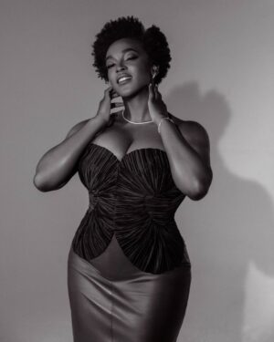 Wunmi Mosaku Instagram - Vamping it up for SCHÖN! MAGAZINE May cover
@sinnersmovie

photography. @camraface @earlymorningriot
fashion. @tarzinichols
casting. @alabamablonde @striketheblonde_casting
make up. @autumnmoultriebeauty @thewallgroup using @armanibeauty
hair. @iamaraxilindsey @thewallgroup using @lush
photography assistant. @artagee
special thanks. @davianlain   The Team @theofficialpandora
words. @raeganrubin
#SchonMagazine #allaboutdesire