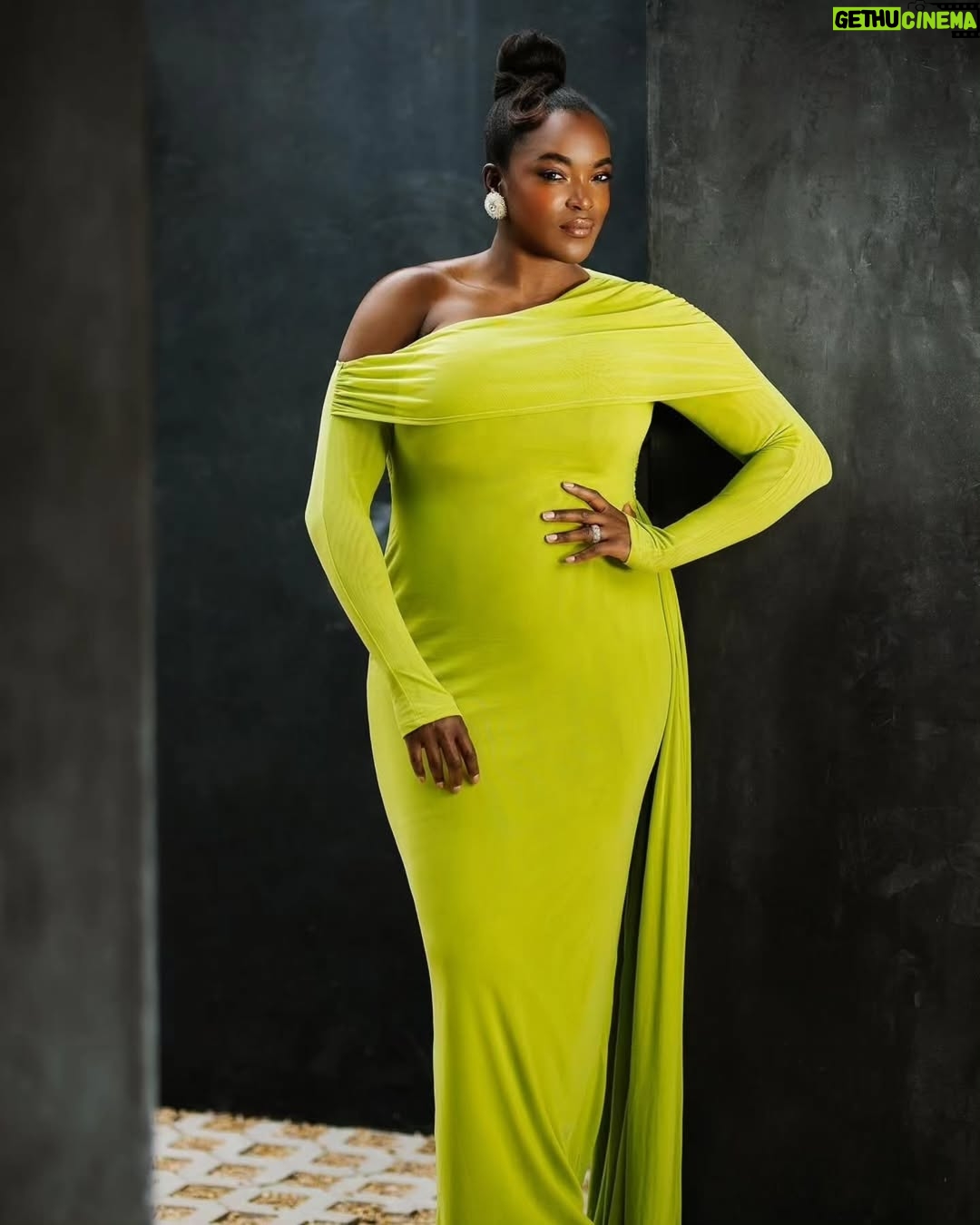 Wunmi Mosaku - 128.9K Likes - And just* figured out how to repost šš¤£ Don't mind me while I commit this š„ shoot to the grid a tinsey bit late! @sinnersmovie
@hellobeautiful March cover
Photographer: @giannasnapped
Cover Story: awordwitharamide
SVP of Content: @alliemcgev
VP of Content: @kwestsavalli
Editorial Director: @shamika_sanders
Photo Assistant: @z.stills
BTS Video: @simmscity @24k_prod
Wardrobe Stylist: @shameelahhicks
Makeup: @U.Z.O
Hair Stylist: @vernonfrancois
Creative Director: @jbthegawd
Production Company: @theoraclemedia
Production: @haleypooley
#giannasnapped #wunmimosaku #SinnersMovie #hellobeautiful #magazinecover #marchcover #Godisgood #blackfemalephotographer