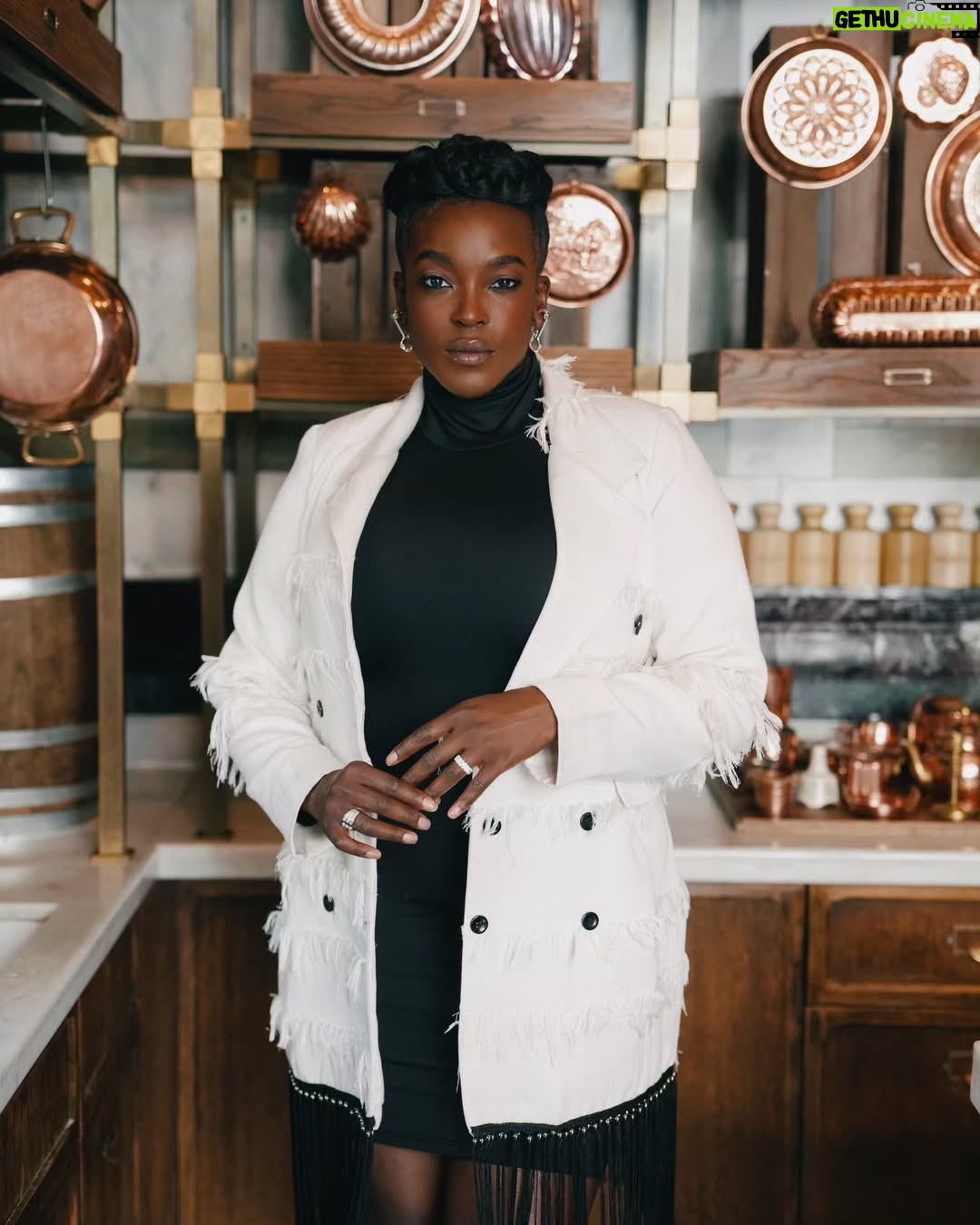Wunmi Mosaku - 19.5K Likes - London Looks! Big shout out to @shameelahhicks my stylist for coming through with my vision of highlighting black designers on @sinnersmovie press tour! All but one fit, has been made by a black designer, even one of my own in Mexico!
It looks good. You did well šššæššæ
Watch the full interview @thebritishblacklist
šø @jonathanjacobs
ššæāāļø @dionnesmithhair
š @joyadenuga
Tailoring @karinacardonacustomade