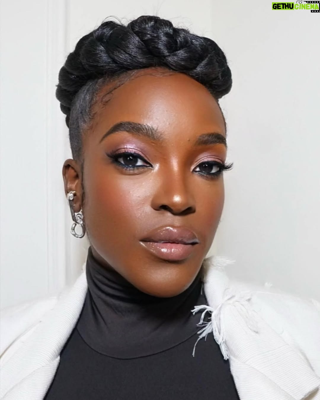 Wunmi Mosaku - 19.5K Likes - London Looks! Big shout out to @shameelahhicks my stylist for coming through with my vision of highlighting black designers on @sinnersmovie press tour! All but one fit, has been made by a black designer, even one of my own in Mexico!
It looks good. You did well šššæššæ
Watch the full interview @thebritishblacklist
šø @jonathanjacobs
ššæāāļø @dionnesmithhair
š @joyadenuga
Tailoring @karinacardonacustomade