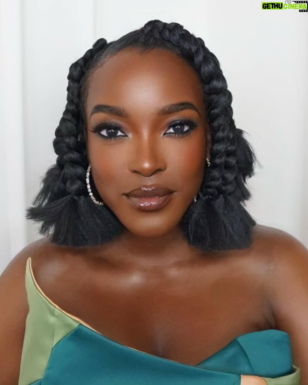 Wunmi Mosaku - 19.5K Likes - London Looks! Big shout out to @shameelahhicks my stylist for coming through with my vision of highlighting black designers on @sinnersmovie press tour! All but one fit, has been made by a black designer, even one of my own in Mexico!
It looks good. You did well šššæššæ
Watch the full interview @thebritishblacklist
šø @jonathanjacobs
ššæāāļø @dionnesmithhair
š @joyadenuga
Tailoring @karinacardonacustomade