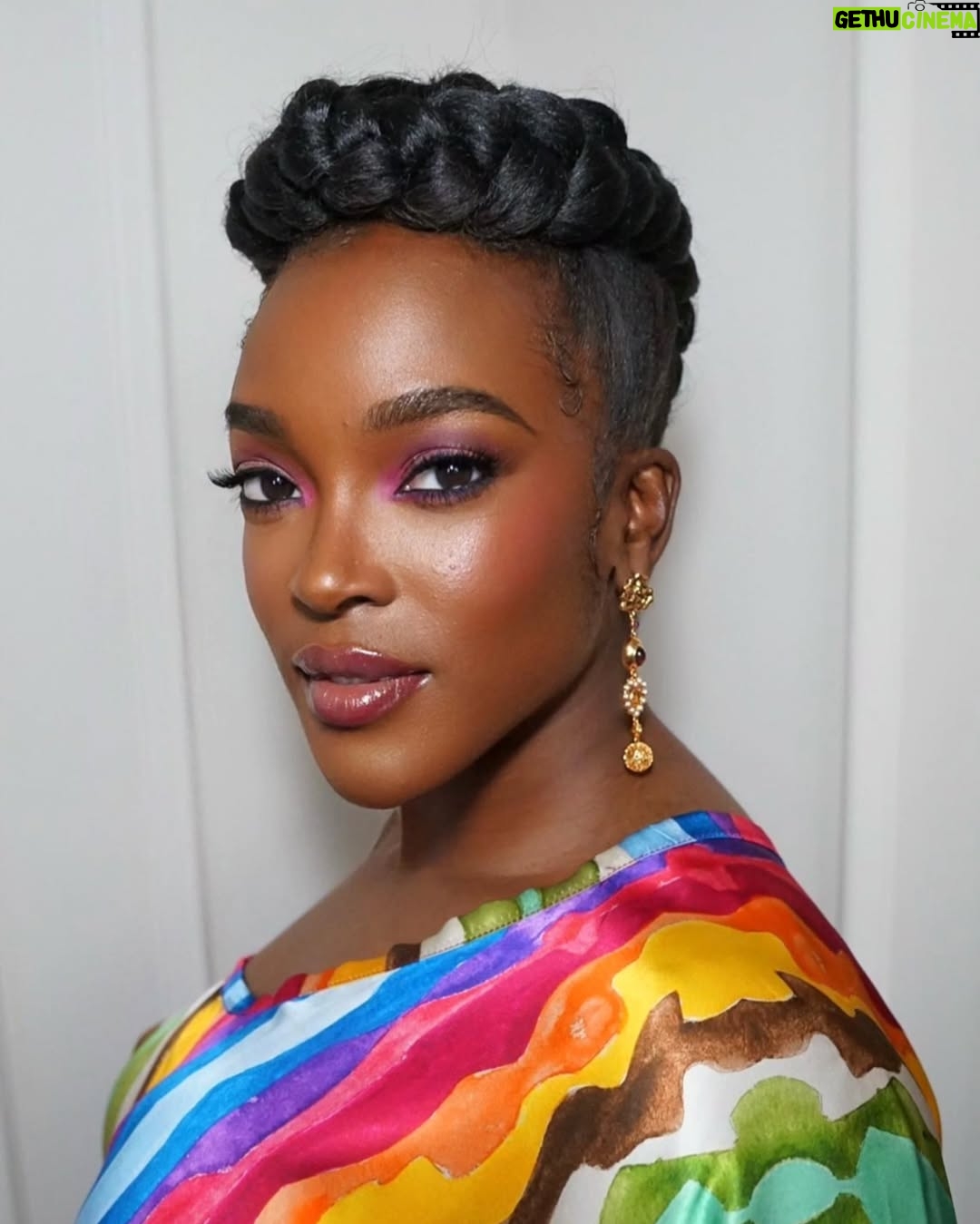 Wunmi Mosaku - 19.5K Likes - London Looks! Big shout out to @shameelahhicks my stylist for coming through with my vision of highlighting black designers on @sinnersmovie press tour! All but one fit, has been made by a black designer, even one of my own in Mexico!
It looks good. You did well šššæššæ
Watch the full interview @thebritishblacklist
šø @jonathanjacobs
ššæāāļø @dionnesmithhair
š @joyadenuga
Tailoring @karinacardonacustomade