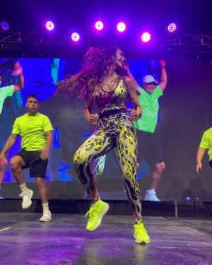 Yamna Lobos Instagram - Gracias totales!!!❤️🔥💪💃🙏
Lindo día mi gente💋

#zumba #baile #mujeractiva #vidasaludable #ejercicio #deporte