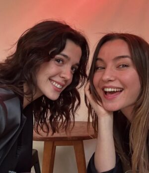 Yaprak Medine Instagram - geç yağan yağmurun faydası olmaz çiçeğe.iyi akşamlar 🤍