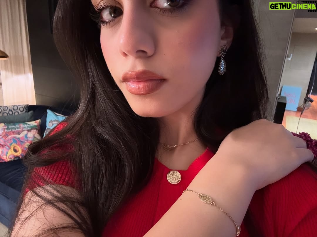 Yasmina El-Abd - 43.6K Likes - عيلة #لام_شمسية هتكون معاكم النهاردة الساعة ٩ مساء بتوقيت القاهرة على قناة. @on.e في برنامج #كلمة_أخيرة مع الأستاذة
@lamiselhadidyofficial
@lam.shamseya
styled by @ayatseifelnasr
wearing @majeparis @nileprojectsretail
jewelry @azzafahmy