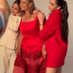 Yasmina El-Abd Instagram - @harpersbazaararabia x @cartier BTS with my fav ladies !!! @sawsanbadrofficial @aicelramzy 

❤️