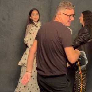 Yasmina El-Abd Instagram - @harpersbazaararabia x @cartier BTS with my fav ladies !!! @sawsanbadrofficial @aicelramzy 

❤️