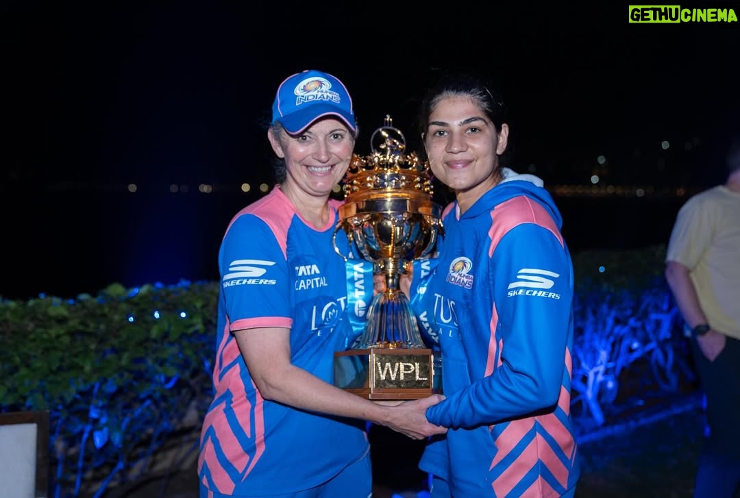 Yastika Bhatia - 47.7K Likes - Blessed to be part of this group💙😇
@mumbaiindians 🏆