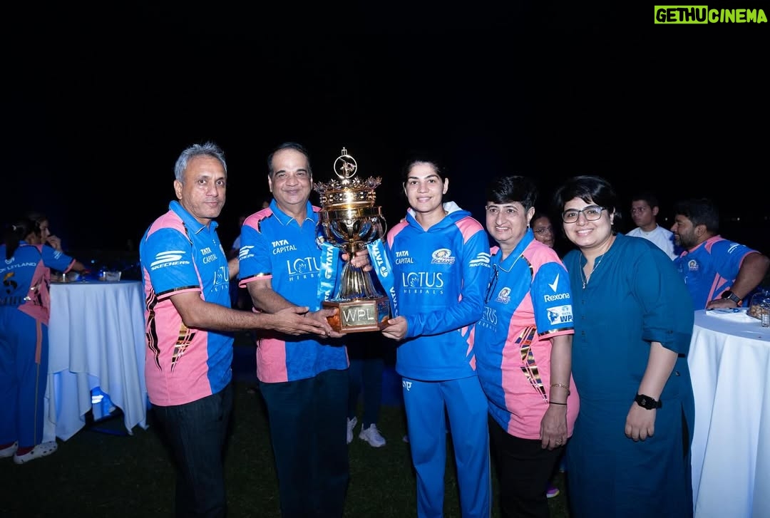 Yastika Bhatia - 47.7K Likes - Blessed to be part of this group💙😇
@mumbaiindians 🏆