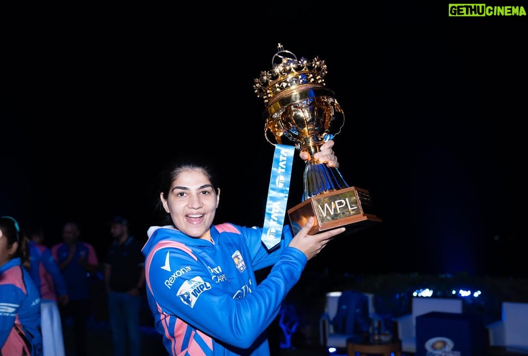 Yastika Bhatia - 47.7K Likes - Blessed to be part of this group💙😇
@mumbaiindians 🏆
