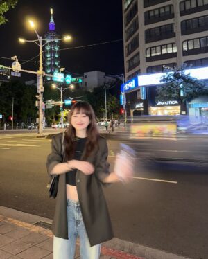 Ying-Xuan Ge Instagram - 跟Aaron出去就會有好照片？🥳