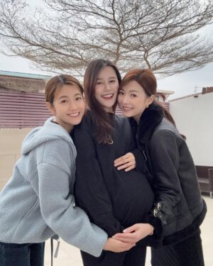 Yoyo Chen Instagram - 2025年 
大家一直為自己嘅事情而忙碌
雖然好似少咗聚
但係一直緊貼住大家發生嘅事
這天咁啱一個電話
大家剛好可以相見
更珍惜見面嘅時間
對大家嘅愛同關懷
就是這樣單純🥰

好期待見到你嘅小寶貝❤️❤️❤️
@wongtsuiyu