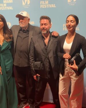 Yuliet Cruz Instagram - Anoche fue la premiere de @adioscubaoficial  Gracias a todo el público que asistió. Gracias Rolando por hacerme parte de esta hermosa película. Gracias a mis compañeros que tanto amor y talento entregaron. Bendecida ✨🙌💗