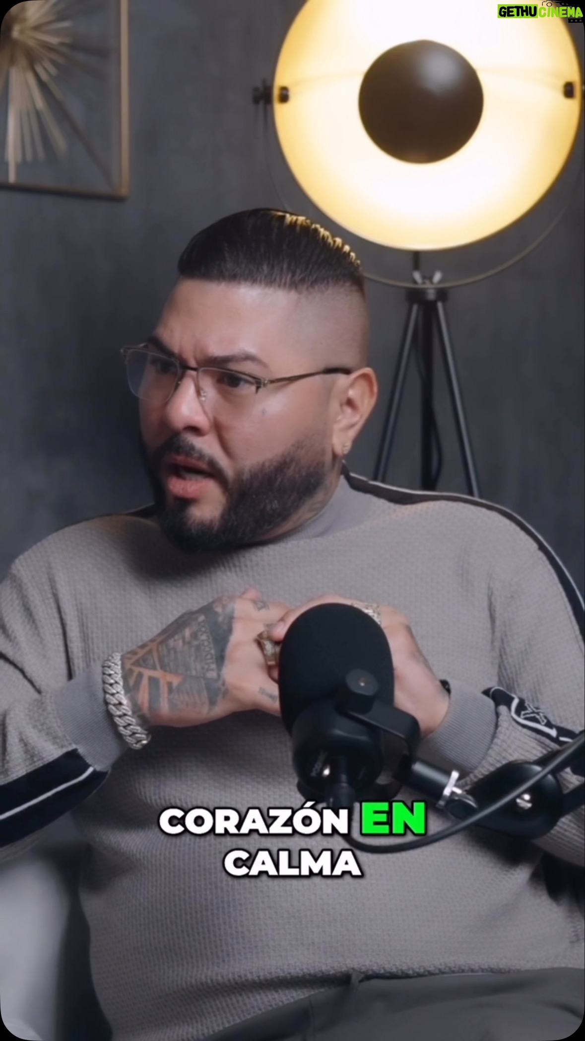 Yuliet Cruz - 6.3K Likes - En minutos estará disponible esta increíble plática con El Chacal. 6pm 
Gracias @chacalrlm Ramón por abrir tu corazón, por contar desde el alma tu historia y tu proceso de transformación personal. Gracias por la oportunidad y la honestidad. Muchas bendiciones 
Vayan a ver este capítulo!