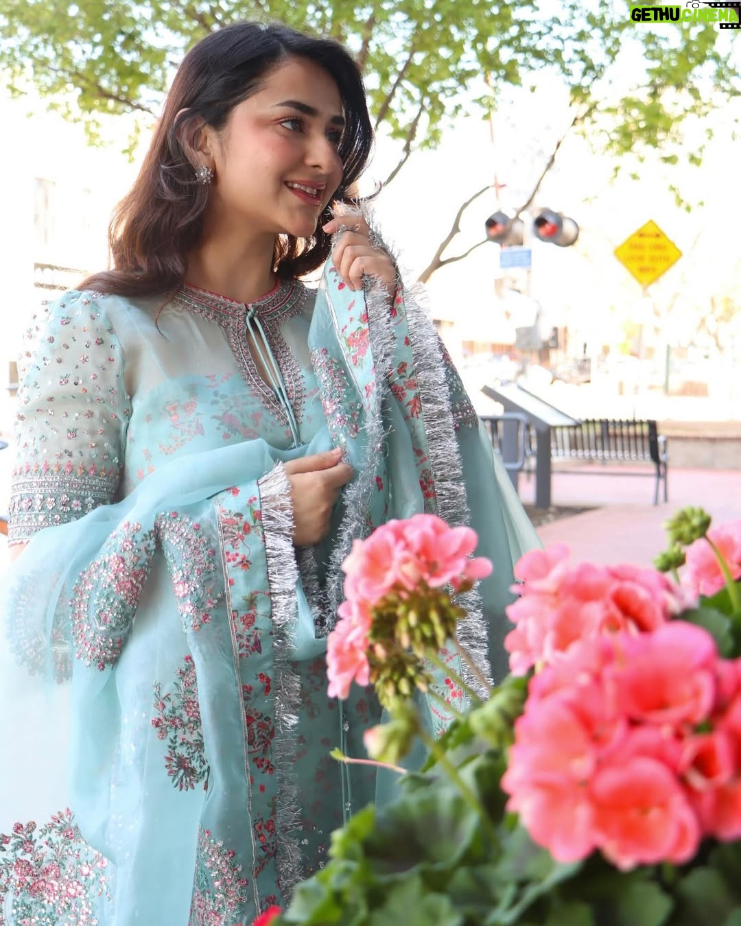 Yumna Zaidi - 736.6K Likes - Beauty of Eid 🪷🍬🫂 🧿
When creation is tastefully done @hussainrehar.official 🎀