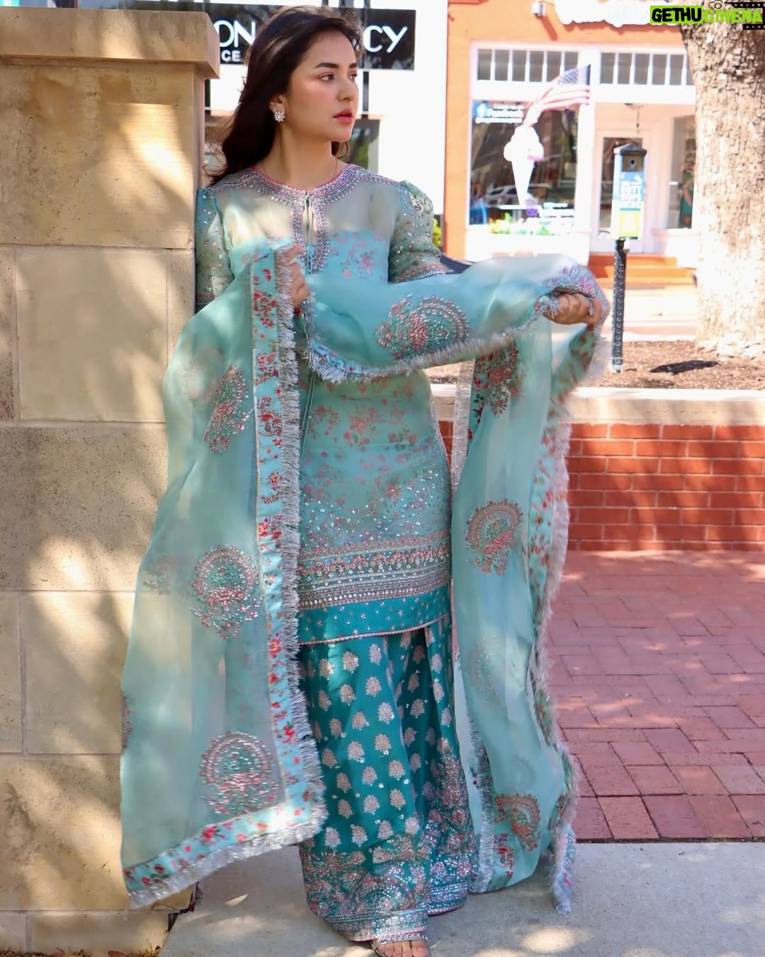 Yumna Zaidi - 736.6K Likes - Beauty of Eid 🪷🍬🫂 🧿
When creation is tastefully done @hussainrehar.official 🎀