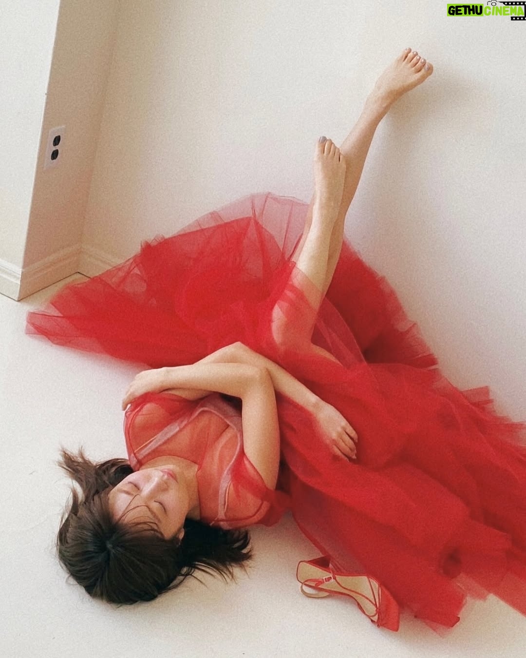 Yuno Ohara - 27.1K Likes - ㅤㅤㅤㅤㅤㅤㅤㅤㅤㅤㅤㅤㅤ
2025calendar ついに明日発売🗓️🍒
そしてそして。
嬉しいお知らせです☺︎
「60TRY部」番組内で
“大原優乃のゆのふぃーのじかん”
という6年続けてきたコーナーが独立し、
冠番組になります👑📻
ラジオ日本
毎週日曜日22:30から。30分番組です!
初回の4/6は、私のワガママを
スタッフの皆さまが受け入れてくださり
生放送でお届けするよ〜〜
まずは10年目を目指して、
毎週日曜の夜に癒しのじかんをお届けできるよう
ラジオ愛を持って務めさせていただきます🌼