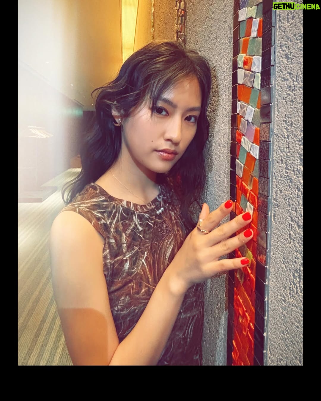 Yuri Tsunematsu - 17K Likes - 🍂
「#ガンニバル」後藤家一族集結試写会(文字のインパクト笑)を本日行いました!
お越しくださった皆様ありがとうございました❤️
供花村観光大使の山内健司さんから名刺を頂きました☻
・dress&shoes→ @loewe
・necklace&earring&ring→ @tasaki_intl