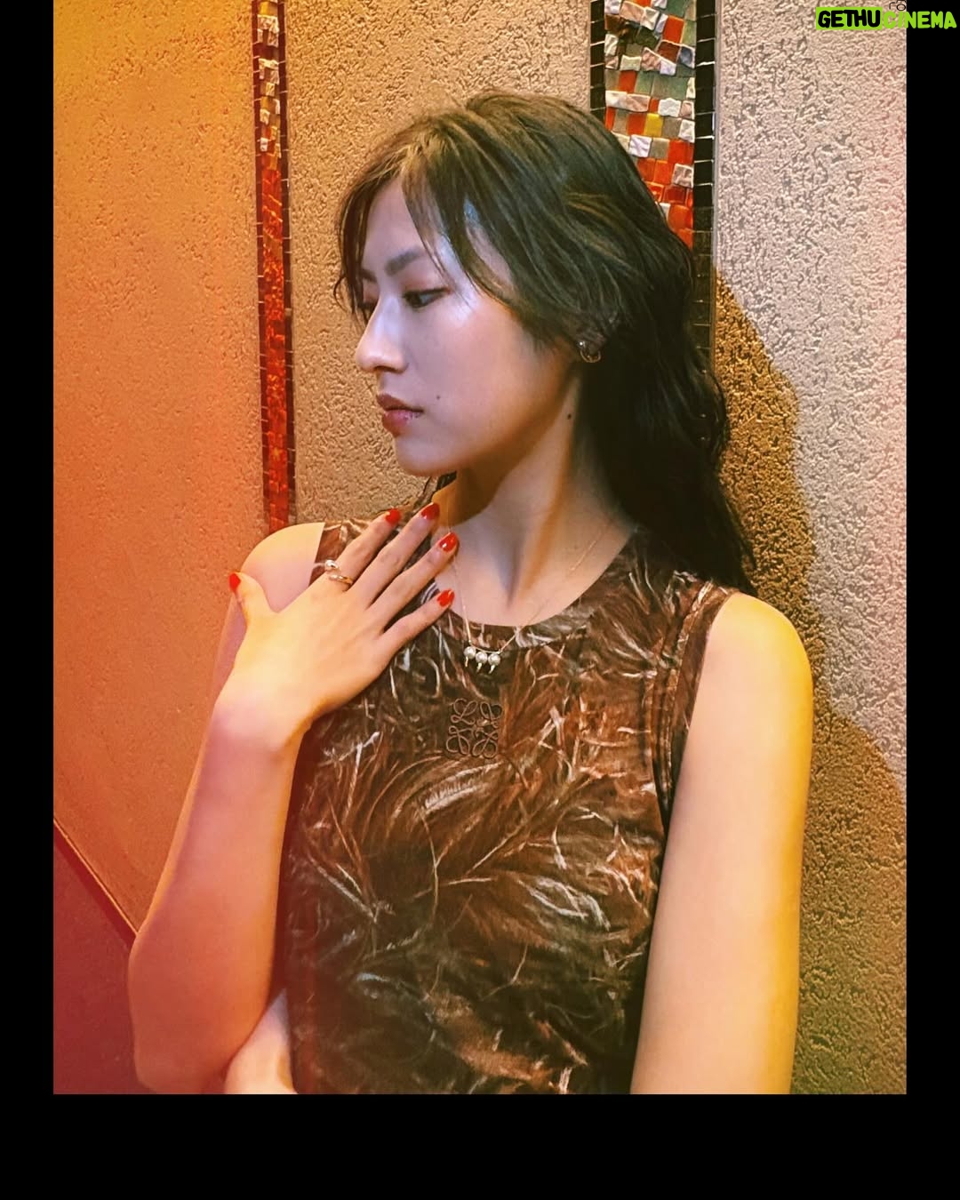 Yuri Tsunematsu - 17K Likes - 🍂
「#ガンニバル」後藤家一族集結試写会(文字のインパクト笑)を本日行いました!
お越しくださった皆様ありがとうございました❤️
供花村観光大使の山内健司さんから名刺を頂きました☻
・dress&shoes→ @loewe
・necklace&earring&ring→ @tasaki_intl