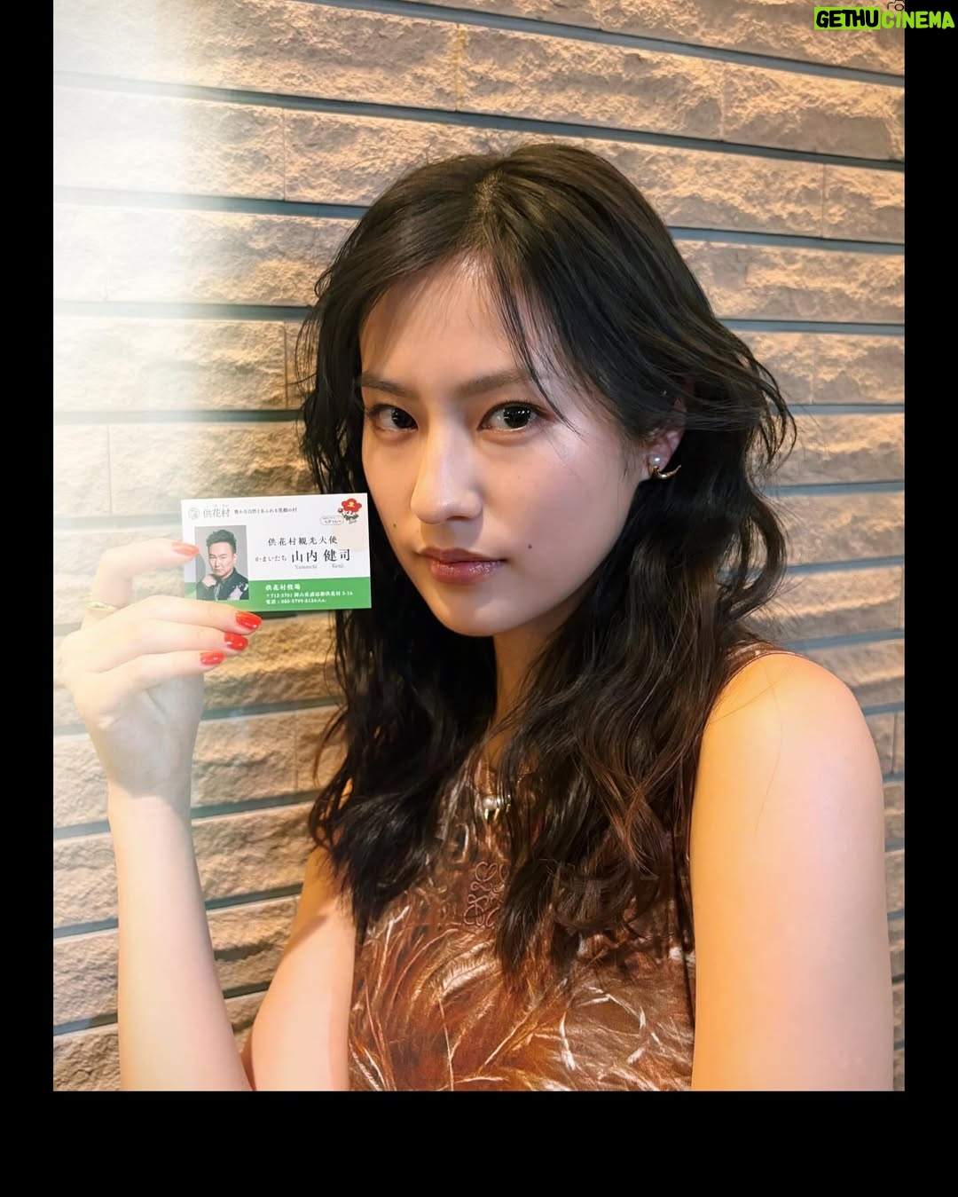 Yuri Tsunematsu - 17K Likes - 🍂
「#ガンニバル」後藤家一族集結試写会(文字のインパクト笑)を本日行いました!
お越しくださった皆様ありがとうございました❤️
供花村観光大使の山内健司さんから名刺を頂きました☻
・dress&shoes→ @loewe
・necklace&earring&ring→ @tasaki_intl