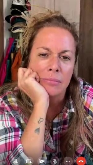 Yuyuniz Navas Instagram - 🔥 EXCLUSIVO en @reyesdeldrama 🔥

🚨 ¡¡Se filtró la reunión más inesperada!! 🚨
💥 Ricarda Patiño y el primo Cristian se reencuentran en una videollamada luego de 25 años de su separación en Aquelarre.

🤔 ¿Qué están haciendo hoy en día?
🎧 Disponible en YouTube.

#AlejandroMontes #YuyunizNavas #ReyesDelDrama #TeleseriesChilenas