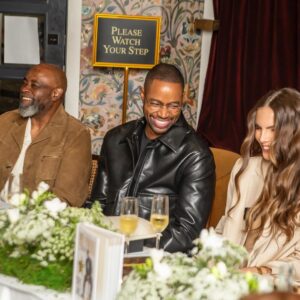 Yvonne Orji Instagram - How iiiiiiii get caught up in @issarae’s love triangle?! 👀
•
Nah, but for real, @kendrick38 and I and a room full of people were on hand to celebrate our brother, our friend, our homie @jayrellis— not only for his accomplishments as an actor and author, but his character as a HUMAN! 
•
It was ONLY right that, while others gave him his flowers, I roasted the heck out of him (in love, of course). Y’all please join me in supporting him THIS WEEKEND with the premiere of his new movie, FREAKY TALES (@freakytales_movie) IN THEATERS TODAY! 
#SaluteJayEllis