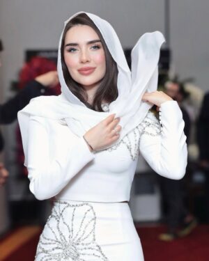 Zahraa Sami Instagram - An unforgettable night in Iran celebrating the launch of One way ticket series. I can’t wait for you all to watch it! ❤️ 

‏امس من حفل إطلاق مسلسل تذكرة الذهاب فقط شكرا على التكريم وأتمنى أن تستمتعون بالمسلسل المختلف هذا 🎬

@onewayticketseris 
@pouriaheidaryoureh